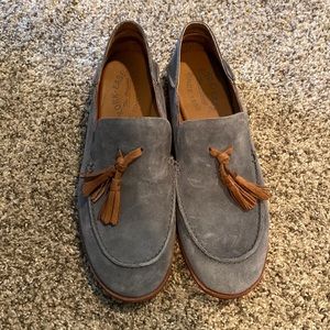 Adorable blue flats, perfect for work!